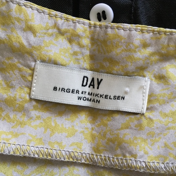 DAY BIRGER ET MIKKELSEN Ella Silk Petal Neckline Gold Blouse 38 M - Picture 4 of 5